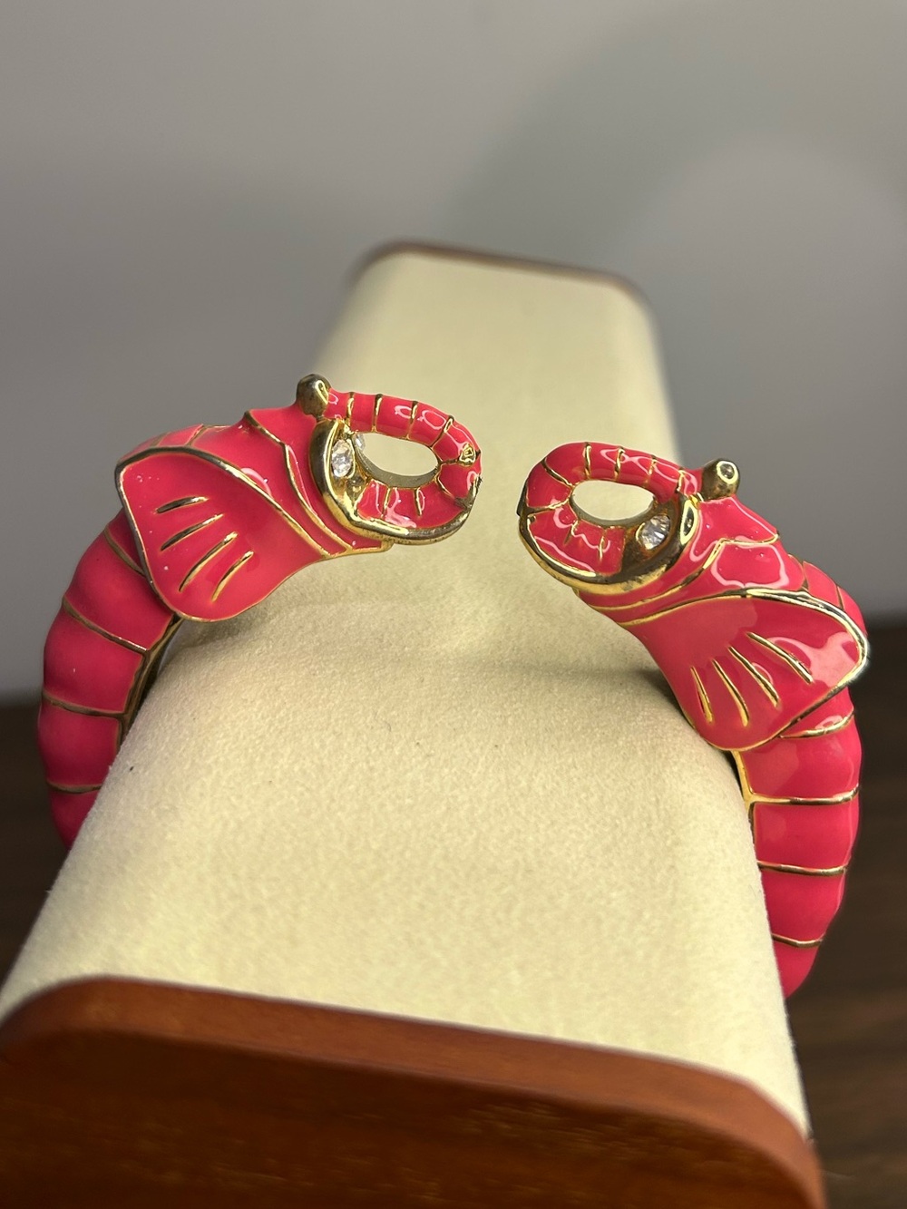 Pink Enamel Elephant Hinged Clamper Bracelet Gold Tone Rhinestone